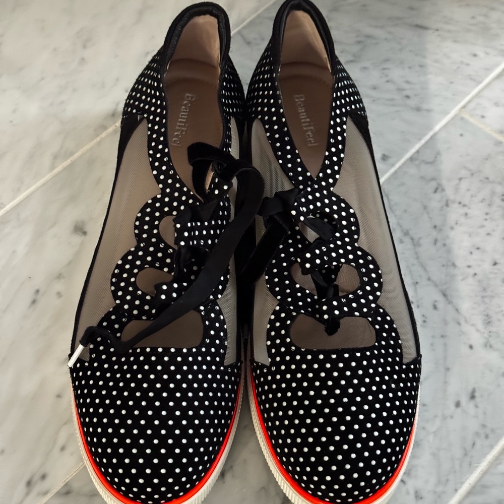 BeautiFeel Black and White Polka Dot Flats